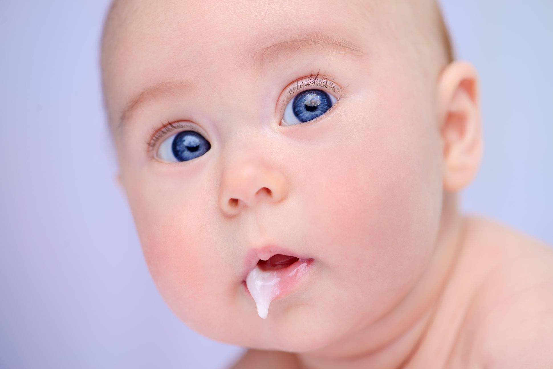 Почему новорожденные срыгивают? | Philips Avent